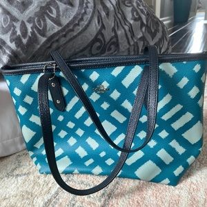 Unused coach purse